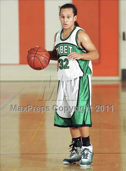 Thumbnail 2 in Ribet Academy vs. La Salle photogallery.