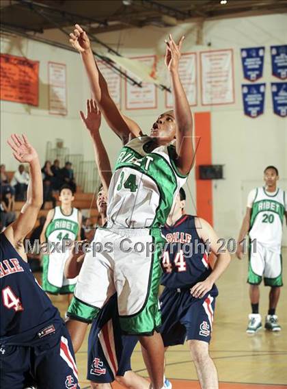 Thumbnail 1 in Ribet Academy vs. La Salle photogallery.