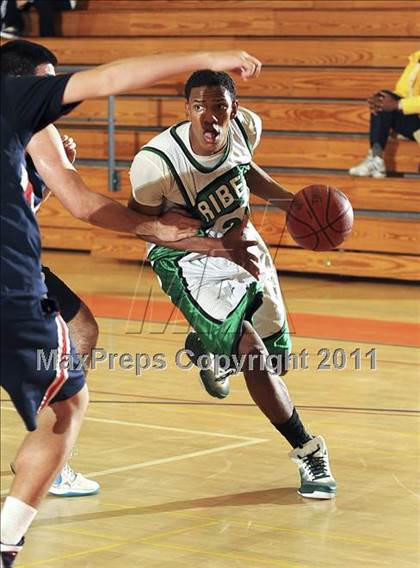 Thumbnail 1 in Ribet Academy vs. La Salle photogallery.