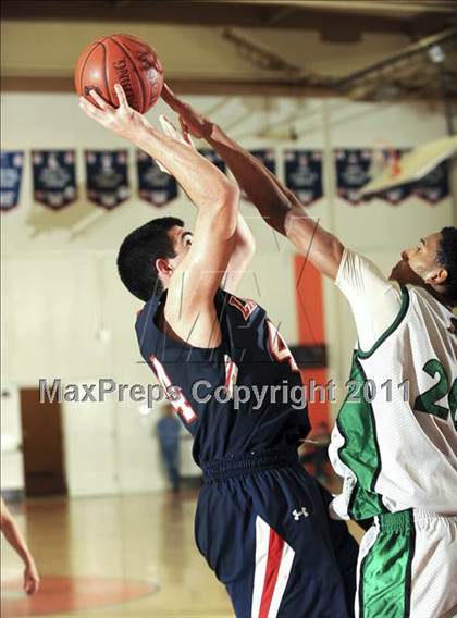 Thumbnail 2 in Ribet Academy vs. La Salle photogallery.
