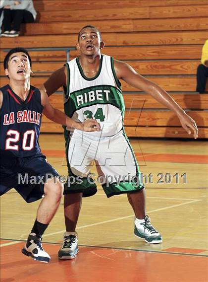 Thumbnail 2 in Ribet Academy vs. La Salle photogallery.
