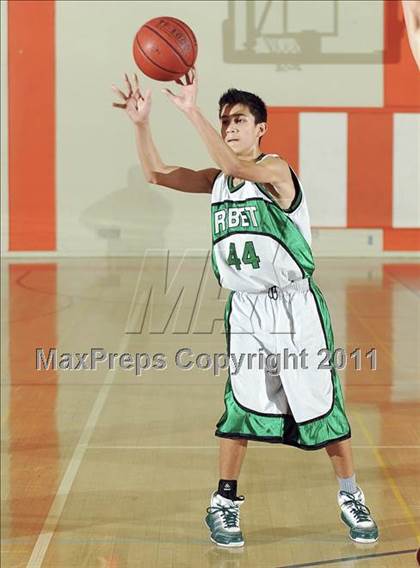 Thumbnail 2 in Ribet Academy vs. La Salle photogallery.