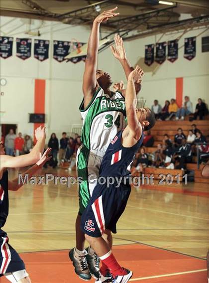 Thumbnail 3 in Ribet Academy vs. La Salle photogallery.