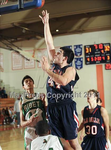 Thumbnail 3 in Ribet Academy vs. La Salle photogallery.