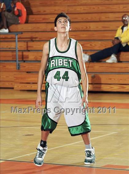 Thumbnail 3 in Ribet Academy vs. La Salle photogallery.