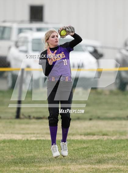 Thumbnail 3 in Wayne @ Duchesne photogallery.