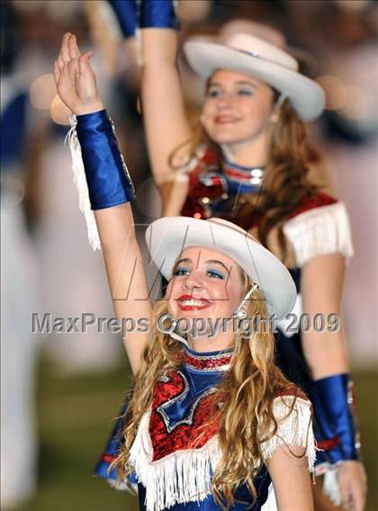 Thumbnail 1 in Allen @ Nimitz (Texas 5A D2 Region I Bi-District Playoffs) photogallery.