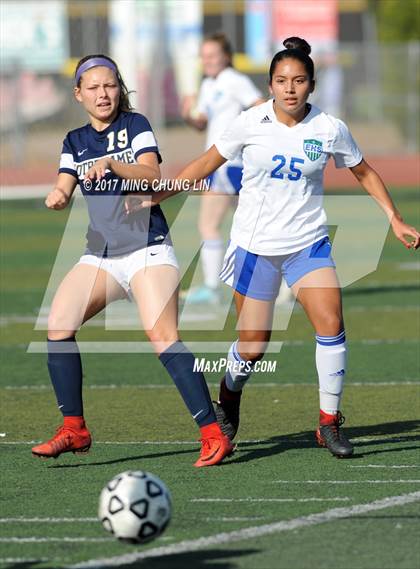 Thumbnail 3 in Eastlake vs. Notre Dame (SO) (North Orange County Classic) photogallery.