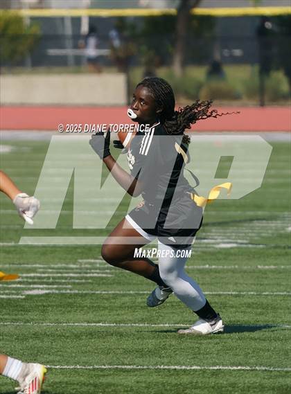 Thumbnail 3 in Adelanto vs Bishop Alemany (CIF SS Division 6 Championship) photogallery.