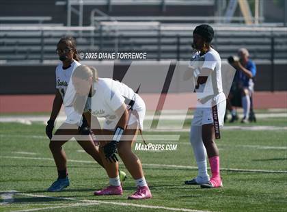 Thumbnail 2 in Adelanto vs Bishop Alemany (CIF SS Division 6 Championship) photogallery.