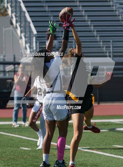 Thumbnail 2 in Adelanto vs Bishop Alemany (CIF SS Division 6 Championship) photogallery.