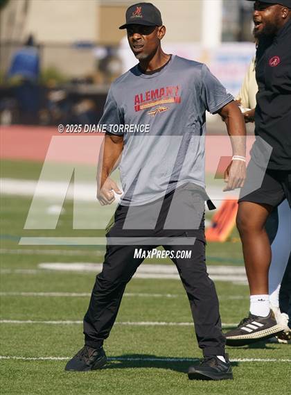 Thumbnail 3 in Adelanto vs Bishop Alemany (CIF SS Division 6 Championship) photogallery.