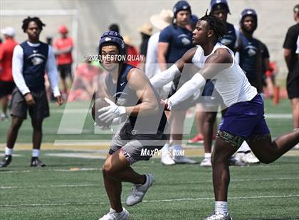 Thumbnail 3 in Rancho Cucamonga vs. St. John Bosco (Battle At The Beach) photogallery.