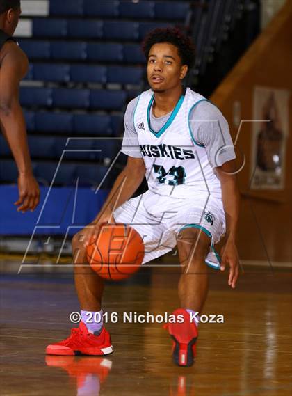 Thumbnail 3 in Westchester vs. Sheldon (Tarkanian Classic) photogallery.