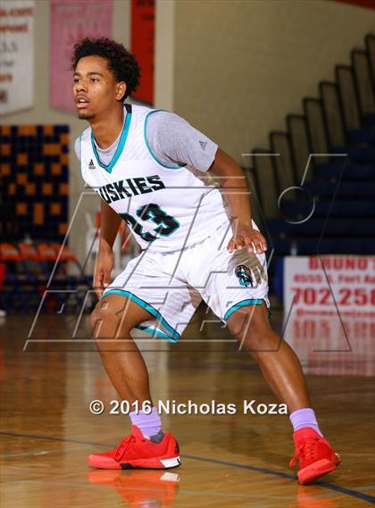 Thumbnail 2 in Westchester vs. Sheldon (Tarkanian Classic) photogallery.