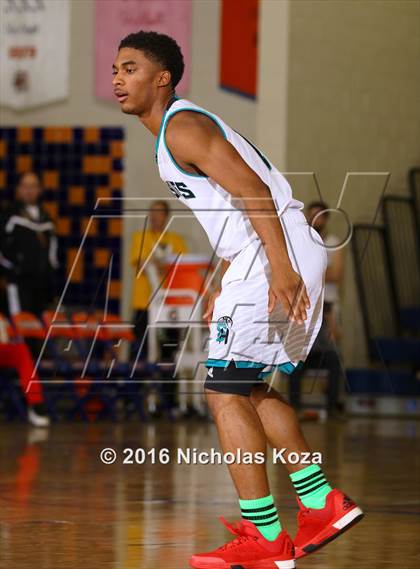 Thumbnail 3 in Westchester vs. Sheldon (Tarkanian Classic) photogallery.