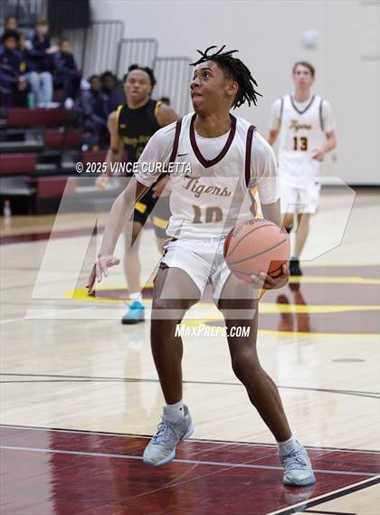 Thumbnail 1 in Stony Point @ Dripping Springs photogallery.