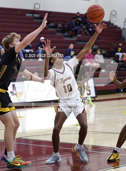 Thumbnail 2 in Stony Point @ Dripping Springs photogallery.