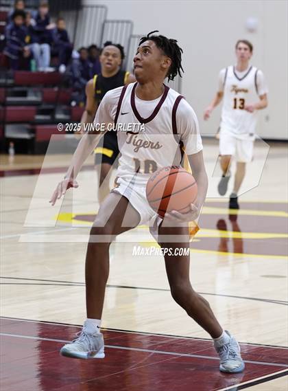 Thumbnail 2 in Stony Point @ Dripping Springs photogallery.