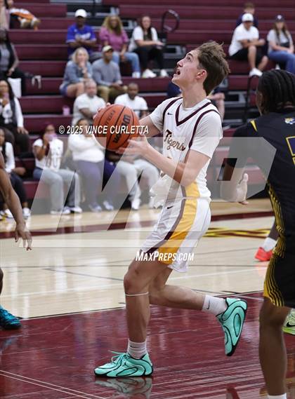 Thumbnail 2 in Stony Point @ Dripping Springs photogallery.