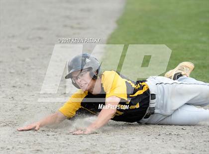 Thumbnail 2 in Staples vs. Amity Regional (CIAC Class LL Final) photogallery.