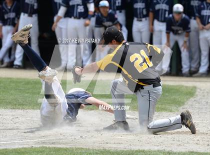 Thumbnail 2 in Staples vs. Amity Regional (CIAC Class LL Final) photogallery.