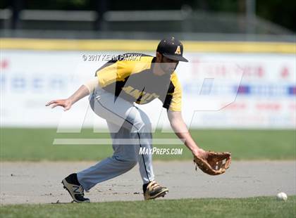 Thumbnail 2 in Staples vs. Amity Regional (CIAC Class LL Final) photogallery.