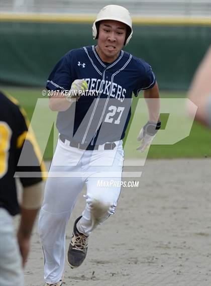 Thumbnail 2 in Staples vs. Amity Regional (CIAC Class LL Final) photogallery.