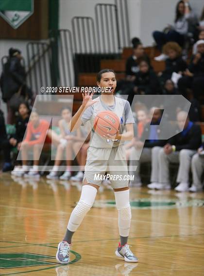 Thumbnail 1 in Bishop Gorman vs. Clovis North (MLK Showcase) photogallery.