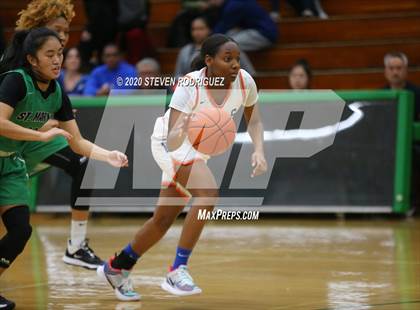 Thumbnail 3 in Bishop Gorman vs. Clovis North (MLK Showcase) photogallery.