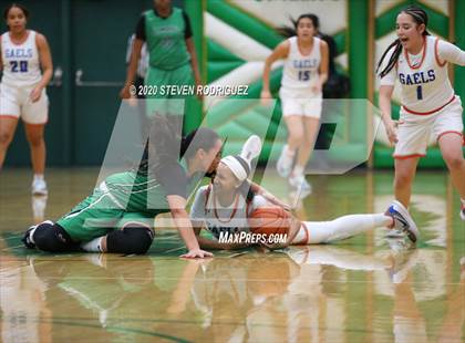 Thumbnail 2 in Bishop Gorman vs. Clovis North (MLK Showcase) photogallery.