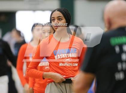 Thumbnail 1 in Bishop Gorman vs. Clovis North (MLK Showcase) photogallery.