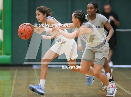 Thumbnail 3 in Bishop Gorman vs. Clovis North (MLK Showcase) photogallery.