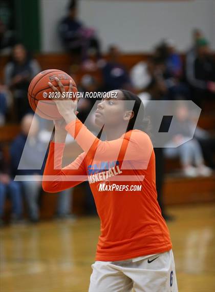 Thumbnail 3 in Bishop Gorman vs. Clovis North (MLK Showcase) photogallery.