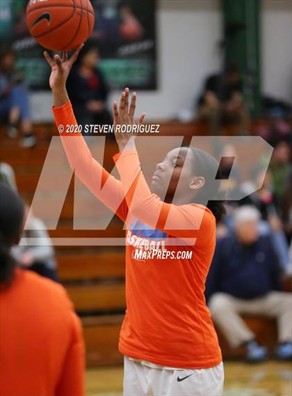 Thumbnail 2 in Bishop Gorman vs. Clovis North (MLK Showcase) photogallery.