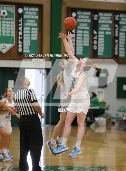 Thumbnail 3 in Bishop Gorman vs. Clovis North (MLK Showcase) photogallery.