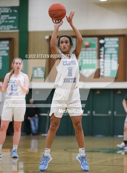 Thumbnail 2 in Bishop Gorman vs. Clovis North (MLK Showcase) photogallery.