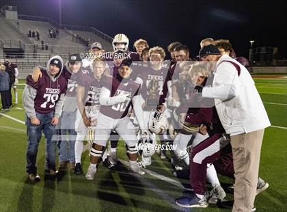 Thumbnail 3 in Dripping Springs v Manor (UIL 6A DII Area Playoff) photogallery.