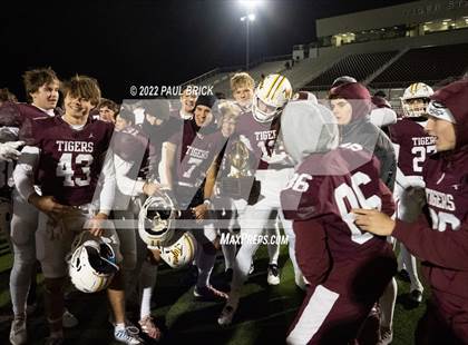 Thumbnail 3 in Dripping Springs v Manor (UIL 6A DII Area Playoff) photogallery.