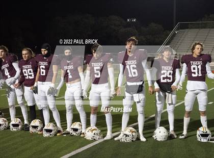 Thumbnail 3 in Dripping Springs v Manor (UIL 6A DII Area Playoff) photogallery.