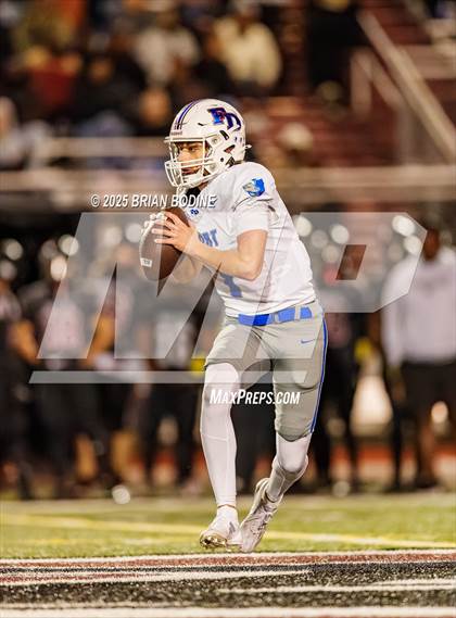 Thumbnail 2 in Fort Dorchester vs Carolina Forest (SCHSL 5A Div 1 Round 2) photogallery.