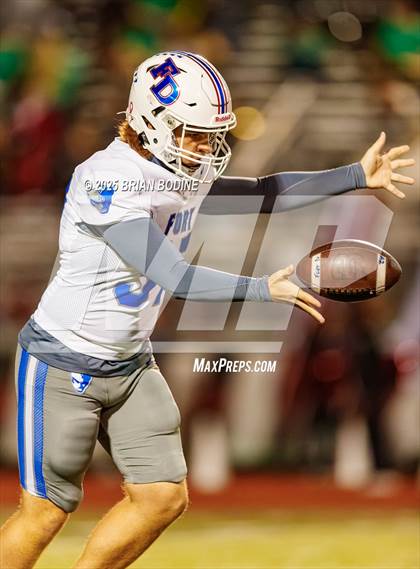 Thumbnail 3 in Fort Dorchester vs Carolina Forest (SCHSL 5A Div 1 Round 2) photogallery.