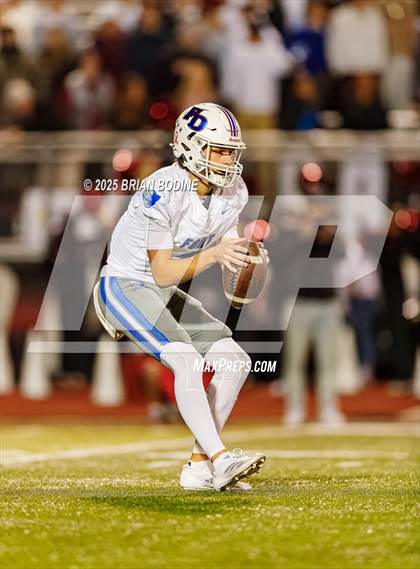 Thumbnail 2 in Fort Dorchester vs Carolina Forest (SCHSL 5A Div 1 Round 2) photogallery.