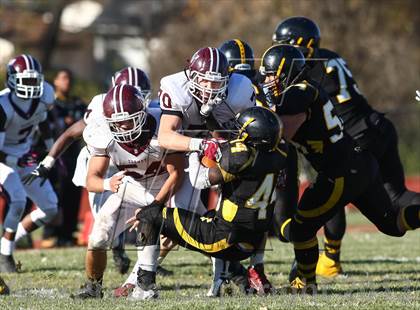 Thumbnail 1 in DeSmet Jesuit vs. Hazelwood Central (MSHSAA District Playoff) photogallery.
