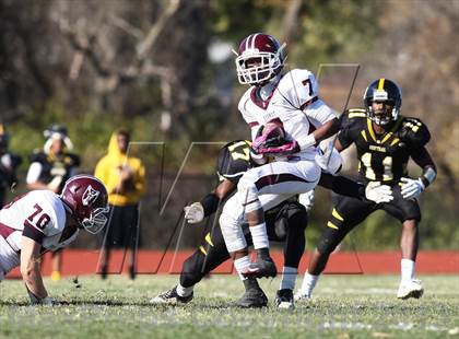 Thumbnail 1 in DeSmet Jesuit vs. Hazelwood Central (MSHSAA District Playoff) photogallery.