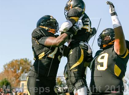Thumbnail 1 in DeSmet Jesuit vs. Hazelwood Central (MSHSAA District Playoff) photogallery.