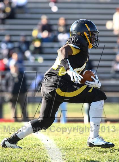 Thumbnail 3 in DeSmet Jesuit vs. Hazelwood Central (MSHSAA District Playoff) photogallery.