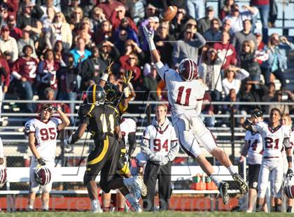 Thumbnail 2 in DeSmet Jesuit vs. Hazelwood Central (MSHSAA District Playoff) photogallery.