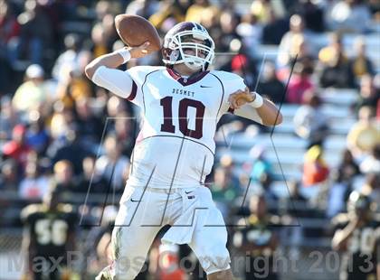 Thumbnail 2 in DeSmet Jesuit vs. Hazelwood Central (MSHSAA District Playoff) photogallery.