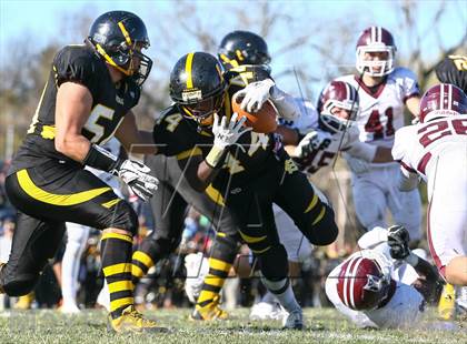 Thumbnail 3 in DeSmet Jesuit vs. Hazelwood Central (MSHSAA District Playoff) photogallery.